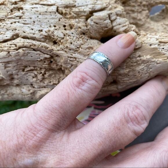 Milgrain Wide Band Sterling Silver Toe Ring - Picture 2 of 3